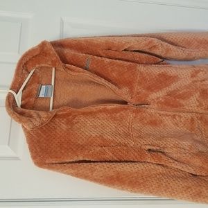 Columbia sip up ladies sweater/jacket.  Ladies size small color :  orange/peach